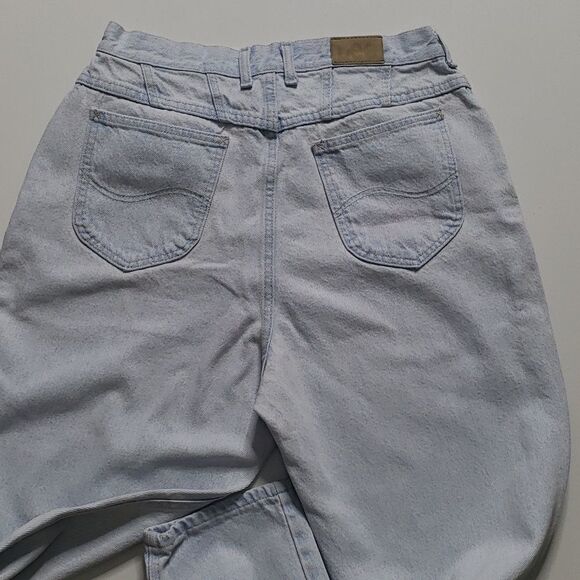 Vintage Lee High waisted Light washed MOM Jeans - Picture 2 of 11